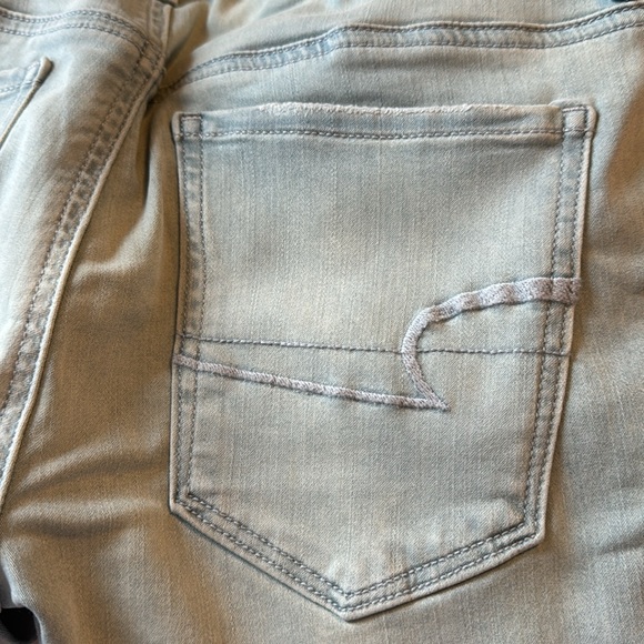 American Eagle High Rise Ripped Jegging Size 8 regular - Picture 7 of 8